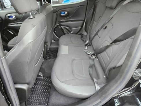 Used 2017 Jeep Renegade Altitude AWD/4WD image 15