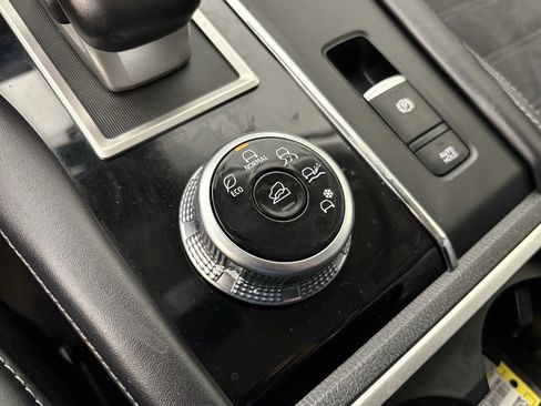 Used 2024 Mitsubishi Outlander SE image 30