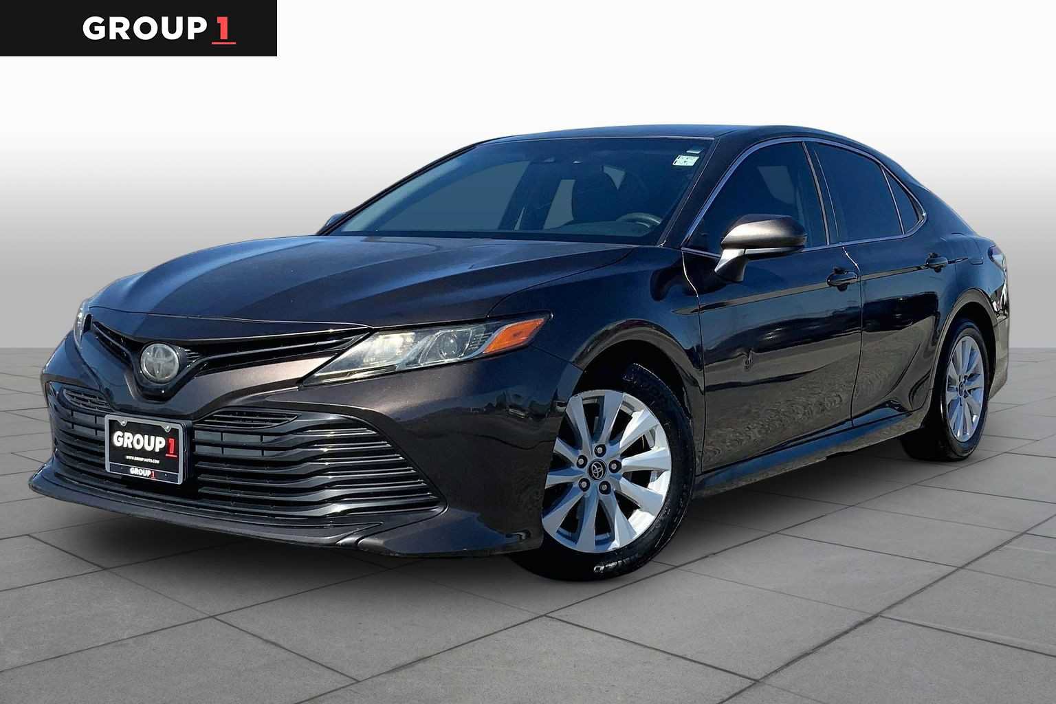 Used 2018 Toyota Camry LE FWD image 1