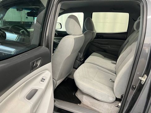 Used 2011 Toyota Tacoma 4x4 Double Cab w/ SR5 Pkg #2 image 9