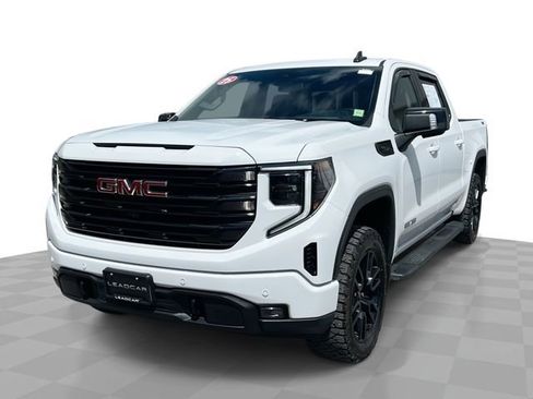 Used 2025 GMC Sierra 1500 Elevation w/ Elevation Premium Package AWD/4WD image 1
