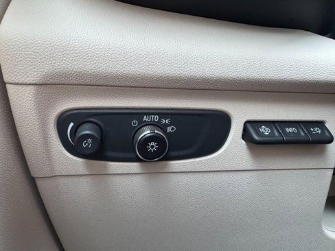 Used 2022 Buick Envision Essence w/ Technology Package I AWD/4WD image 22
