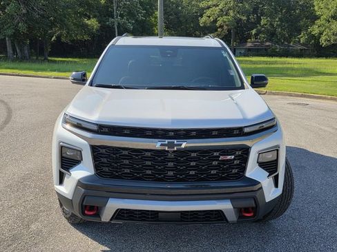 Used 2025 Chevrolet Traverse Z71 w/ Driver Confidence Package AWD/4WD image 2