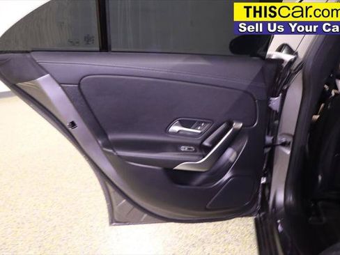 Used 2020 Mercedes-Benz CLA 250 image 34