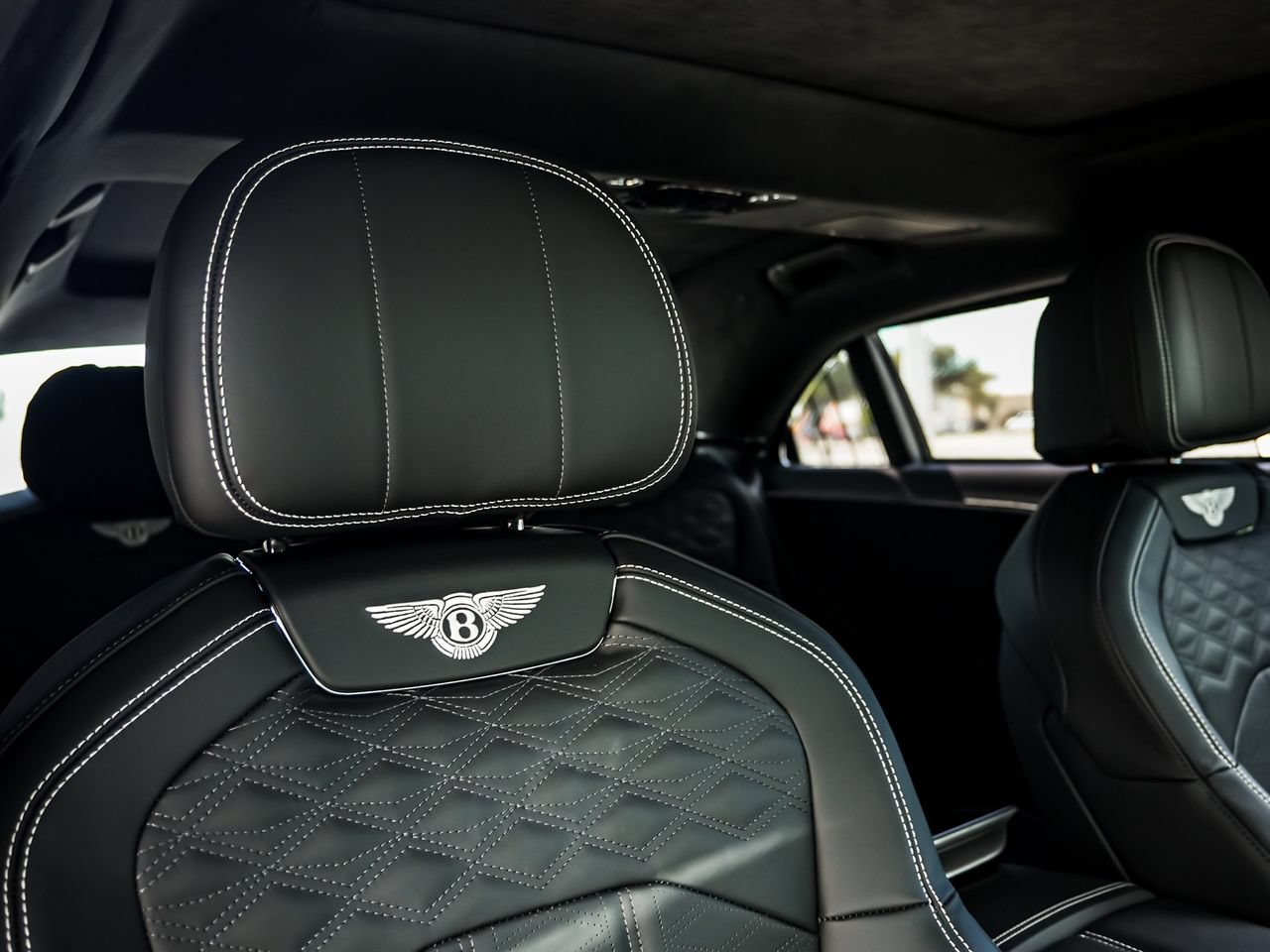 Used 2025 Bentley Flying Spur Plug-In Hybrid AWD/4WD image 33