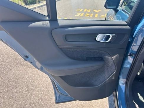 Used 2025 Volvo XC40 B5 Core AWD/4WD image 16