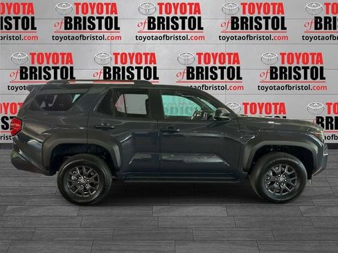 New 2026 Toyota 4Runner SR5 AWD/4WD image 2