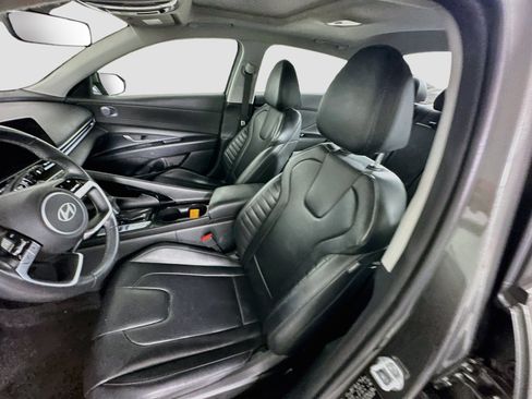 Used 2025 Hyundai Elantra Limited FWD image 13