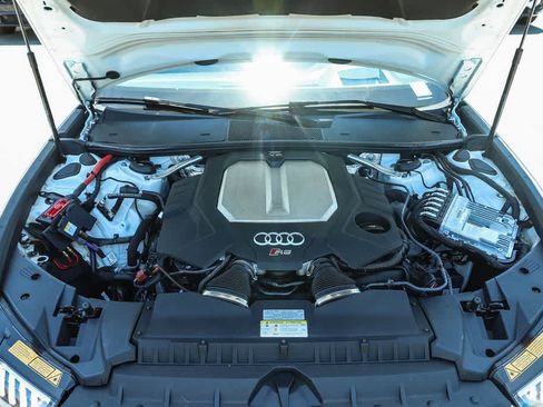 Used 2022 Audi RS 6 w/ Carbon Optic Package AWD/4WD image 27