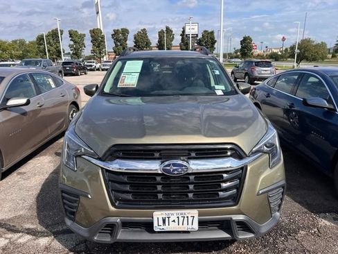 Used 2024 Subaru Ascent Premium w/ Convenience Package AWD/4WD image 2