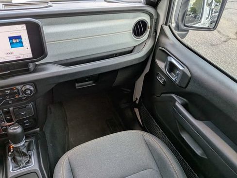 Used 2024 Jeep Wrangler Unlimited Sport AWD/4WD image 18