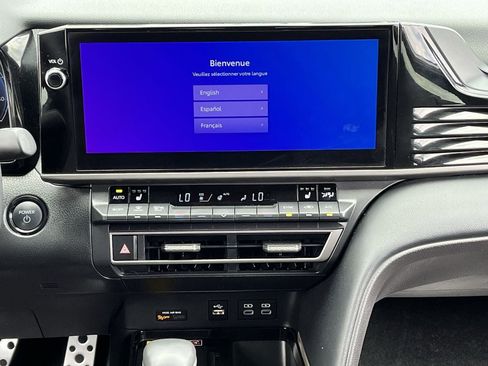 Used 2025 Toyota Camry XSE FWD image 15