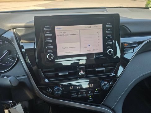 Used 2022 Toyota Camry SE FWD image 25