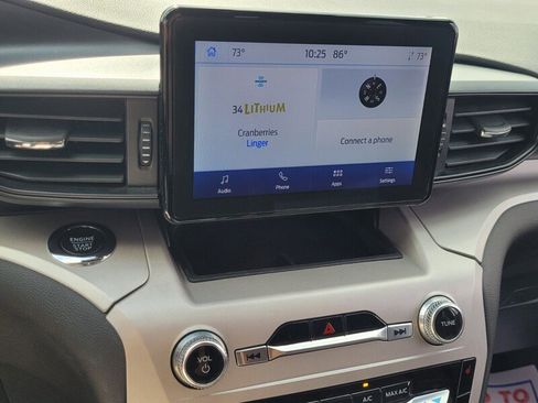 Used 2023 Ford Explorer XLT image 18