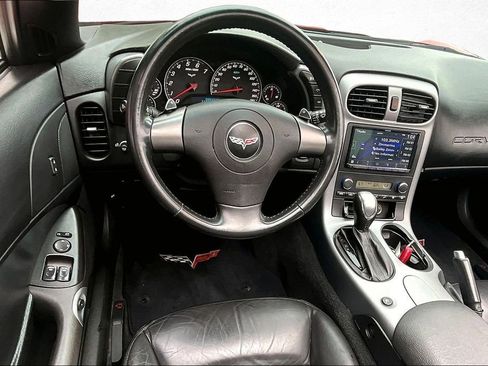 Used 2006 Chevrolet Corvette Coupe w/ Roof Package image 9