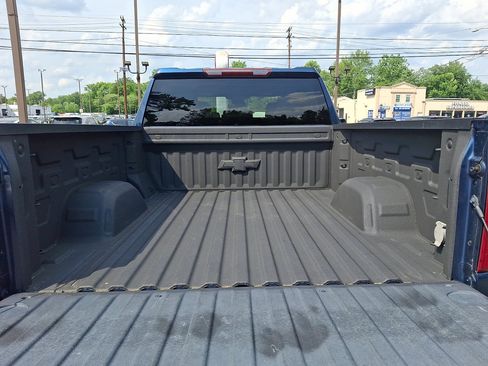 Used 2022 Chevrolet Silverado 1500 Custom AWD/4WD image 18