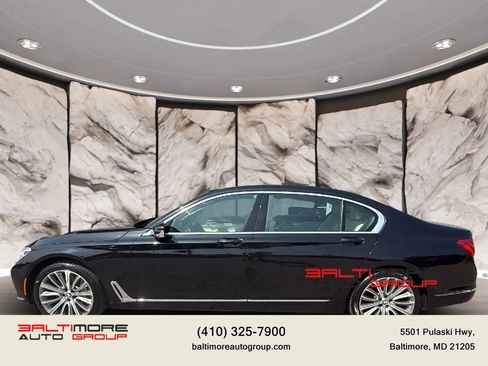 Used 2019 BMW 750i xDrive w/ Executive Package AWD/4WD image 9