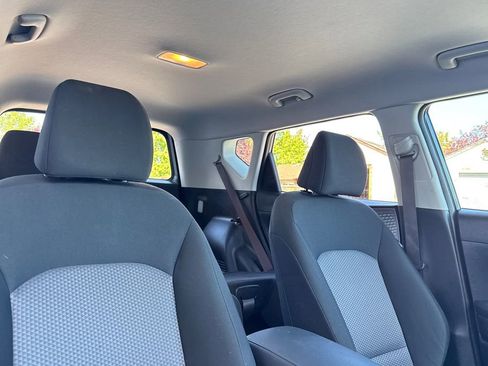 Used 2025 Kia Soul LX w/ LX Technology Package FWD image 17