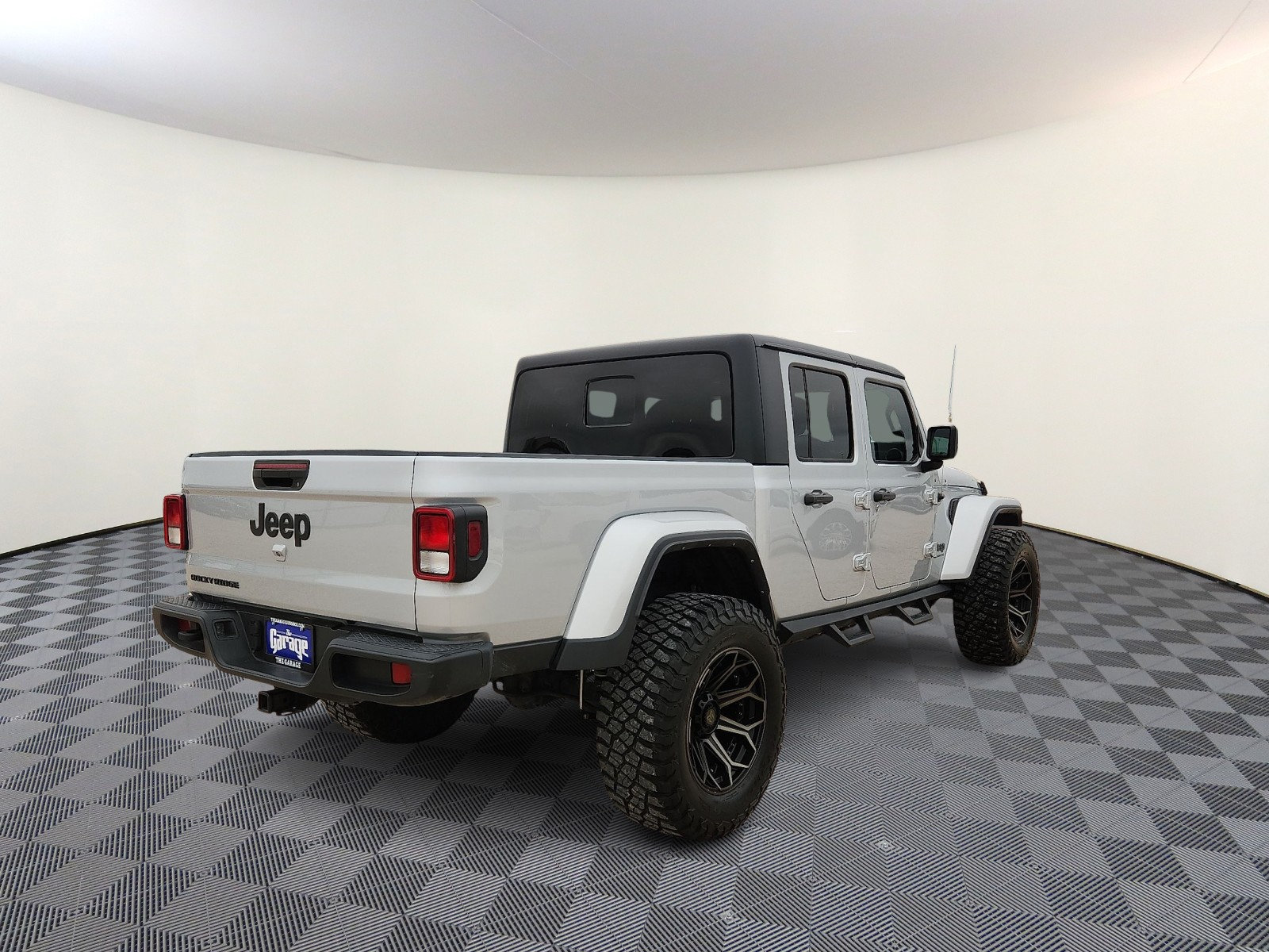 Used 2023 Jeep Gladiator Sport AWD/4WD image 4