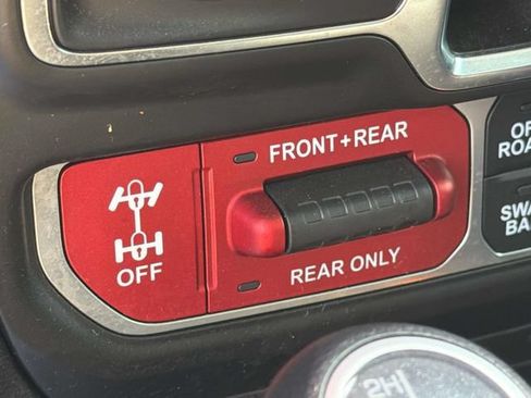 Used 2023 Jeep Gladiator Rubicon w/ Cold Weather Group AWD/4WD image 32
