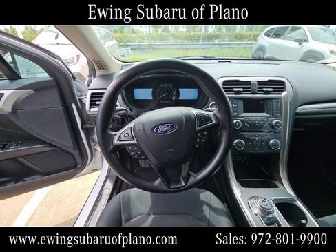 Used 2018 Ford Fusion SE FWD image 9