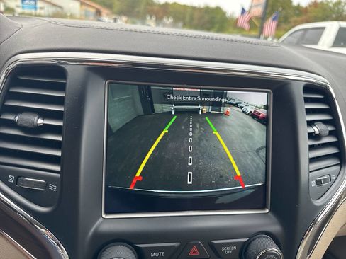 Used 2018 Jeep Grand Cherokee Overland image 30