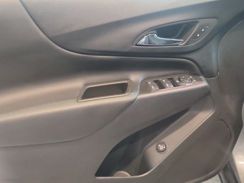 Used 2023 Chevrolet Equinox LT AWD/4WD image 9