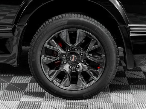 Used 2023 GMC Savana 2500 image 18