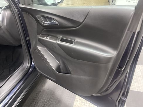 Used 2020 Chevrolet Equinox LT w/ Driver Convenience Package AWD/4WD image 25