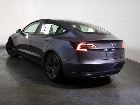 Used 2023 Tesla Model 3 Standard Range RWD image 2