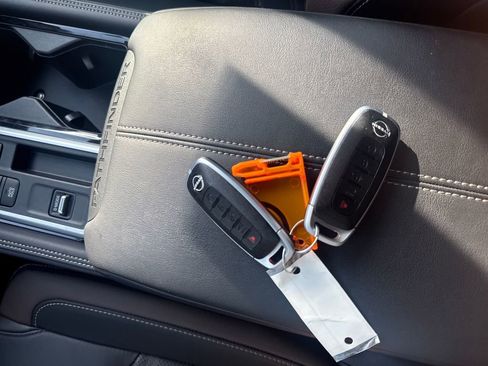 Used 2025 Nissan Pathfinder Platinum w/ Cargo Package image 31