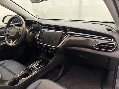 Used 2022 Chevrolet Bolt EUV LT w/ Convenience Package image 15