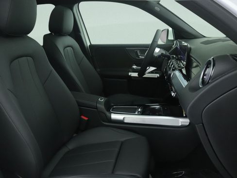 New 2026 Mercedes-Benz GLB 250 image 7
