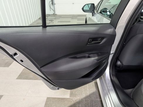 Used 2025 Toyota Corolla LE image 8