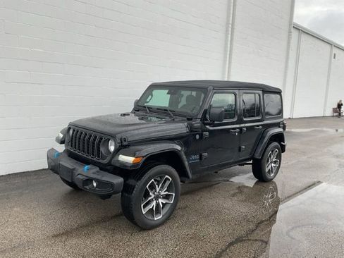 Used 2024 Jeep Wrangler Unlimited w/ Convenience Group image 30