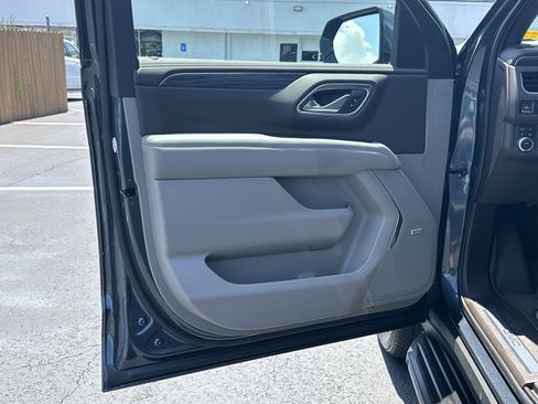 Used 2021 GMC Yukon SLT w/ SLT Premium Package AWD/4WD image 10