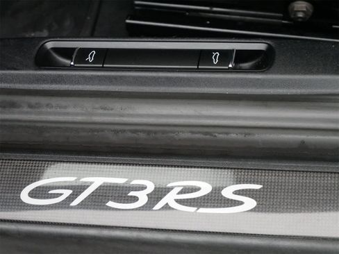 Used 2016 Porsche 911 GT3 RS image 11