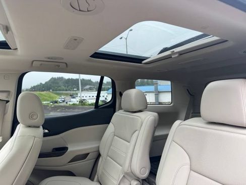 Used 2023 GMC Acadia Denali w/ Denali Ultimate Package AWD/4WD image 23