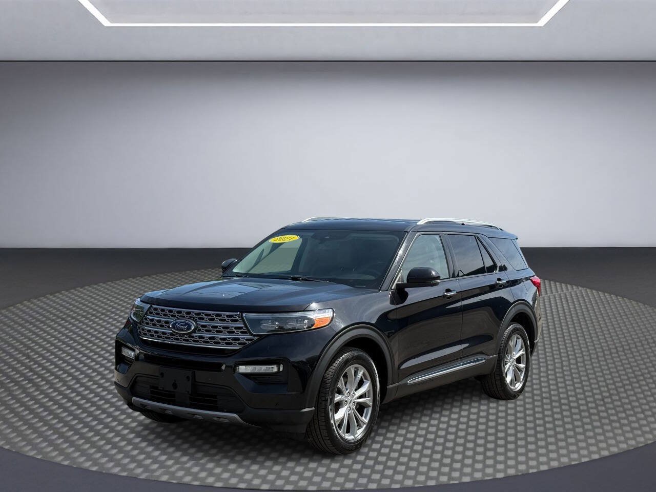 Used 2021 Ford Explorer Limited w/ Equipment Group 301A AWD/4WD image 3