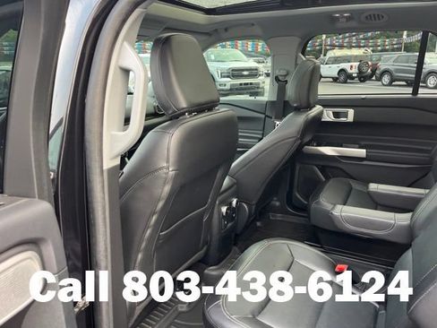 Used 2024 Ford Explorer Limited w/ Limited Technology Package RWD image 11