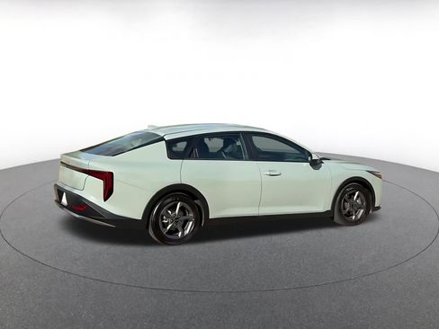 Used 2025 Kia K4 LXS image 14