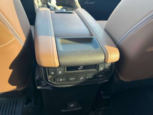 Used 2024 Toyota Grand Highlander AWD image 30