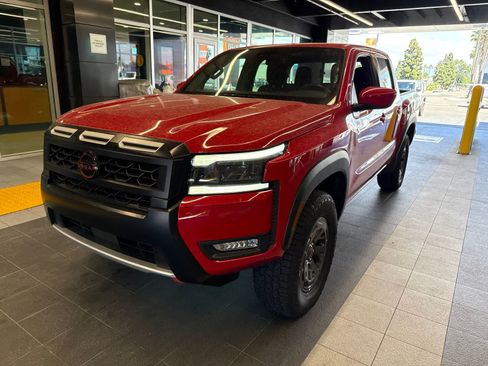 Used 2026 Nissan Frontier PRO-4X AWD/4WD image 2