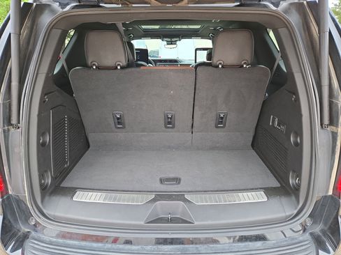 Used 2023 GMC Yukon Denali Ultimate AWD/4WD image 12