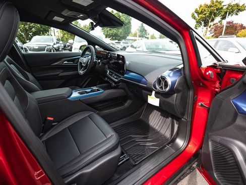 New 2026 Chevrolet Equinox EV LT image 18