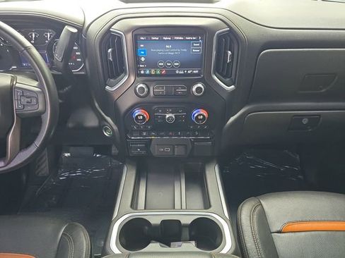 Certified 2022 GMC Sierra 2500 AT4 w/ AT4 Preferred Package image 12