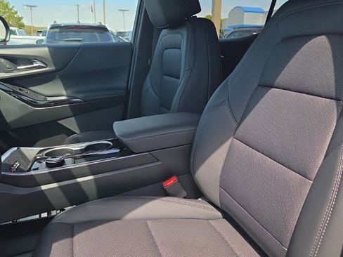 New 2026 Chevrolet Equinox LT w/ Convenience Package II FWD image 12