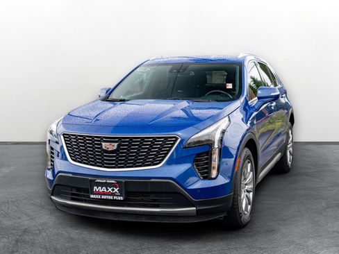 Used 2022 Cadillac XT4 Premium Luxury w/ Safety Alert Package AWD/4WD image 3