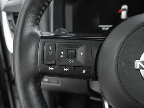 Used 2022 Nissan Rogue Platinum w/ Head-Up Display Package image 18