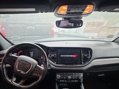 Used 2023 Dodge Durango GT image 3